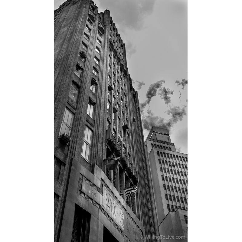 Many banks and related companies used to be near there. It was the financial center of São Paulo in the past | 38mm equiv.; f11; 1/50; ISO 100